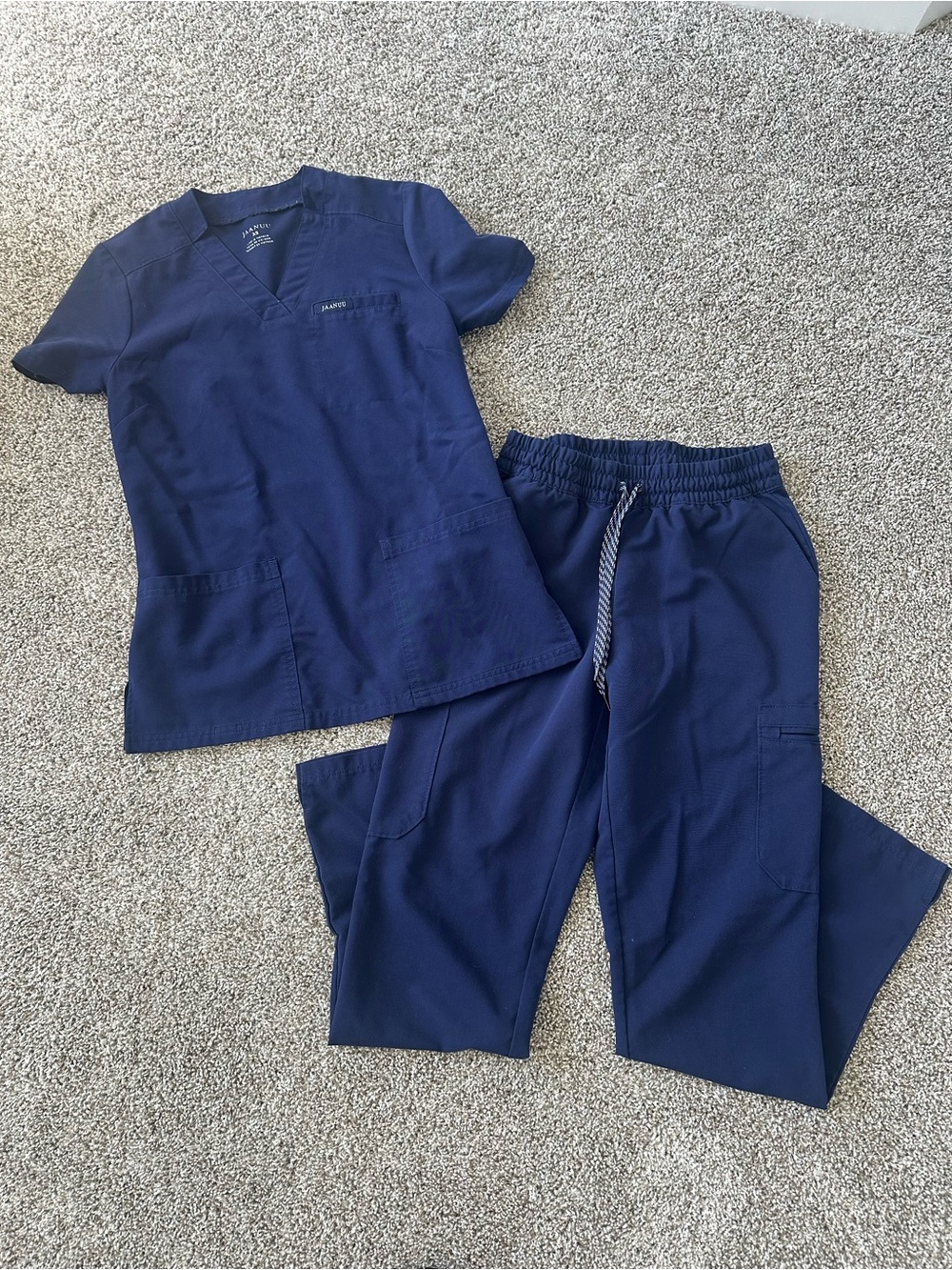 Jaanuu Navy Men's Scrub Top & Jogger Set